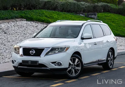 Nissan Pathfinder SV 2013