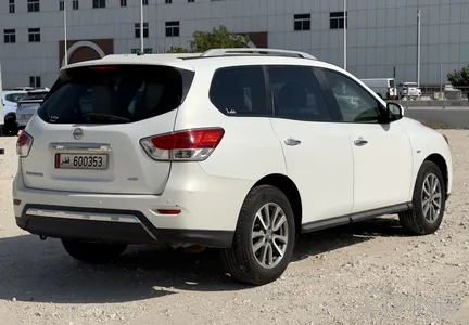 Nissan Pathfinder SE 2014