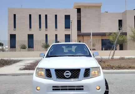 Nissan Pathfinder SE 2012