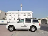 Nissan Pathfinder SE 2012