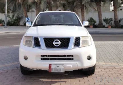Nissan Pathfinder SE 2012