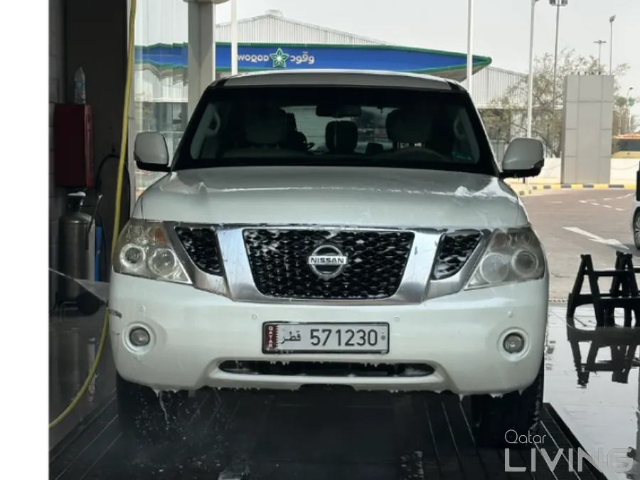 Nissan patrol 2013 low millage luxurious car leaving the country