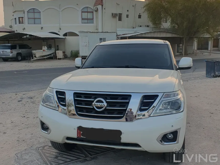 Nissan patrol  2014 se v8