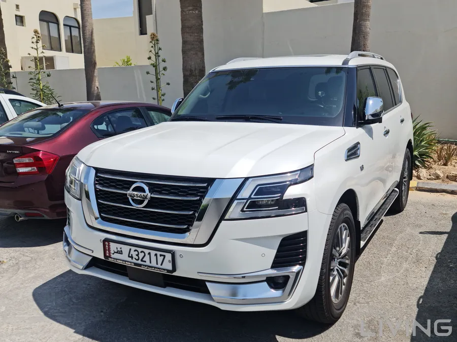 Nissan patrol V8 platinum white fully loaded under warranty and full insurance 