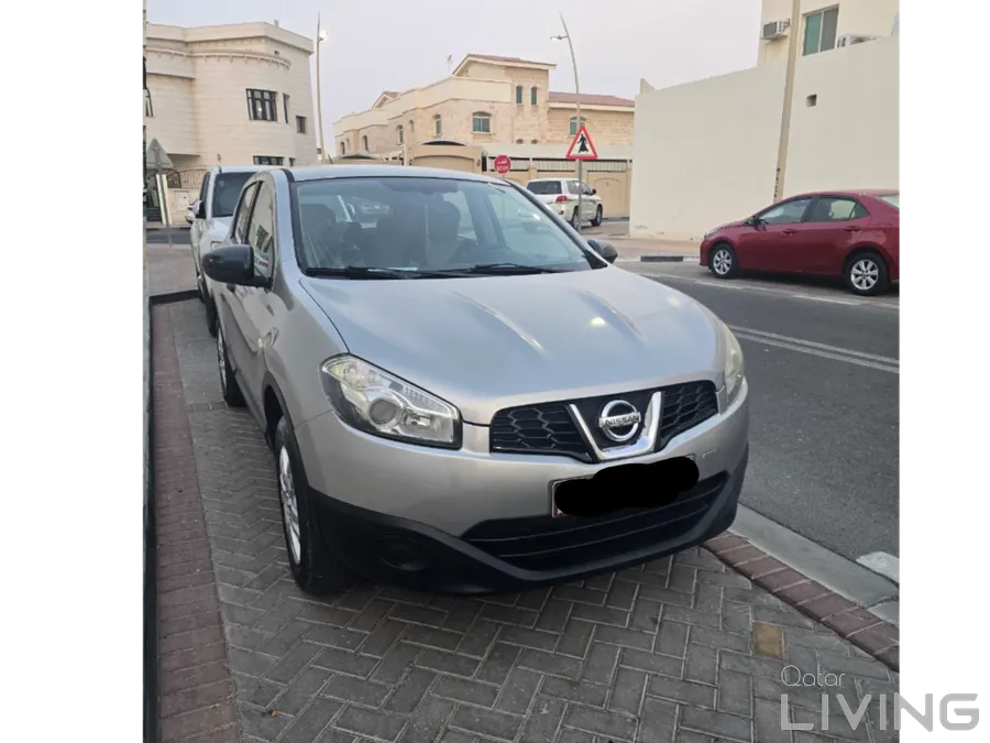 NISSAN QASHQUI, SILVER COLOUR