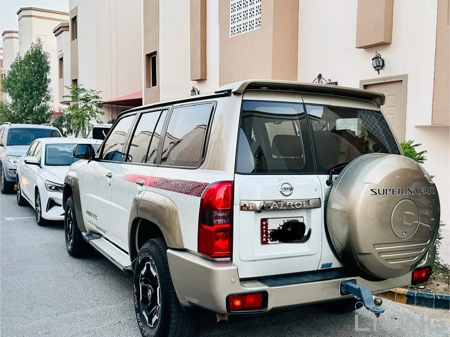 Nissan super safari