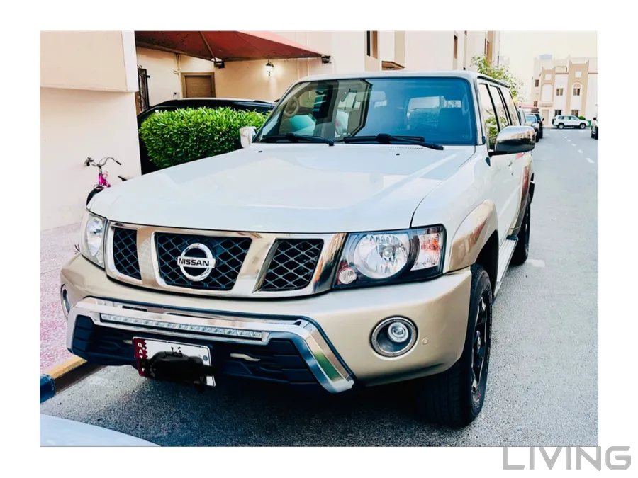 Nissan super safari