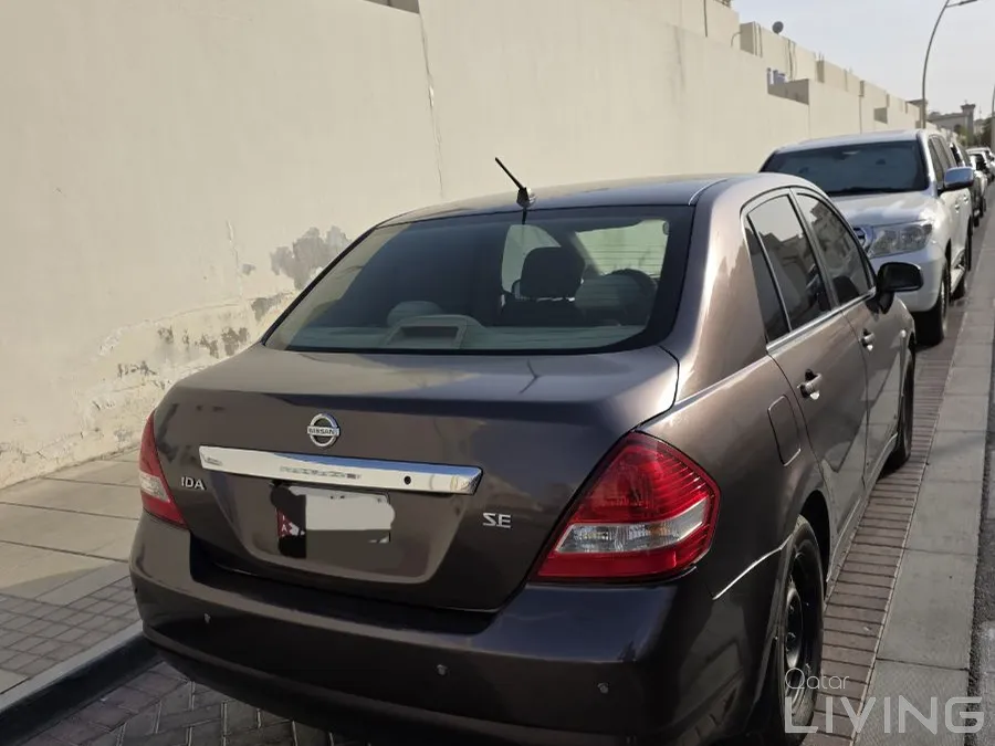 NISSAN TIIDA