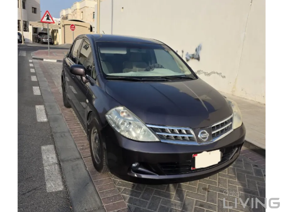 NISSAN TIIDA