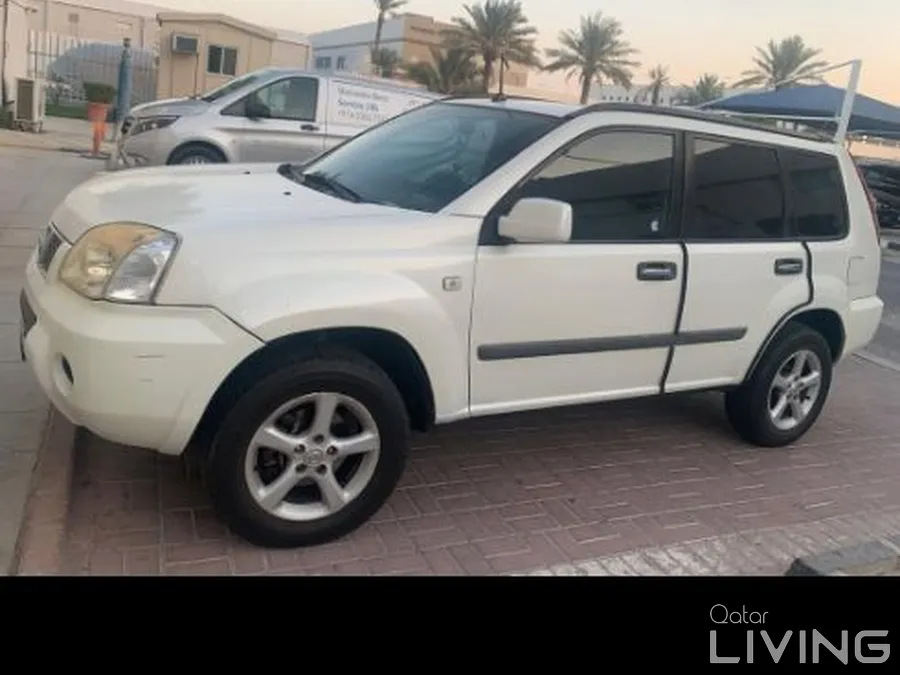 Nissan X- trail 2012, standard