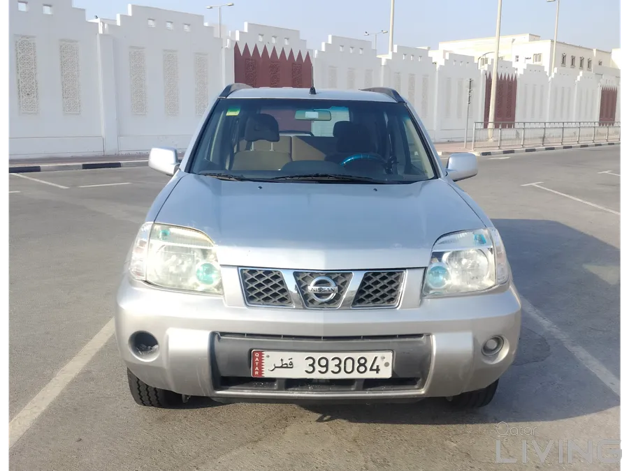 Nissan XTrail 2010 model for sale full option. 