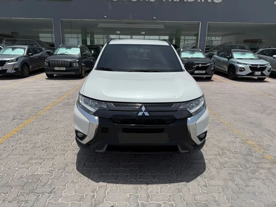 OUTLANDER 2022 BLACK EDITION