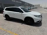 OUTLANDER 2022 BLACK EDITION