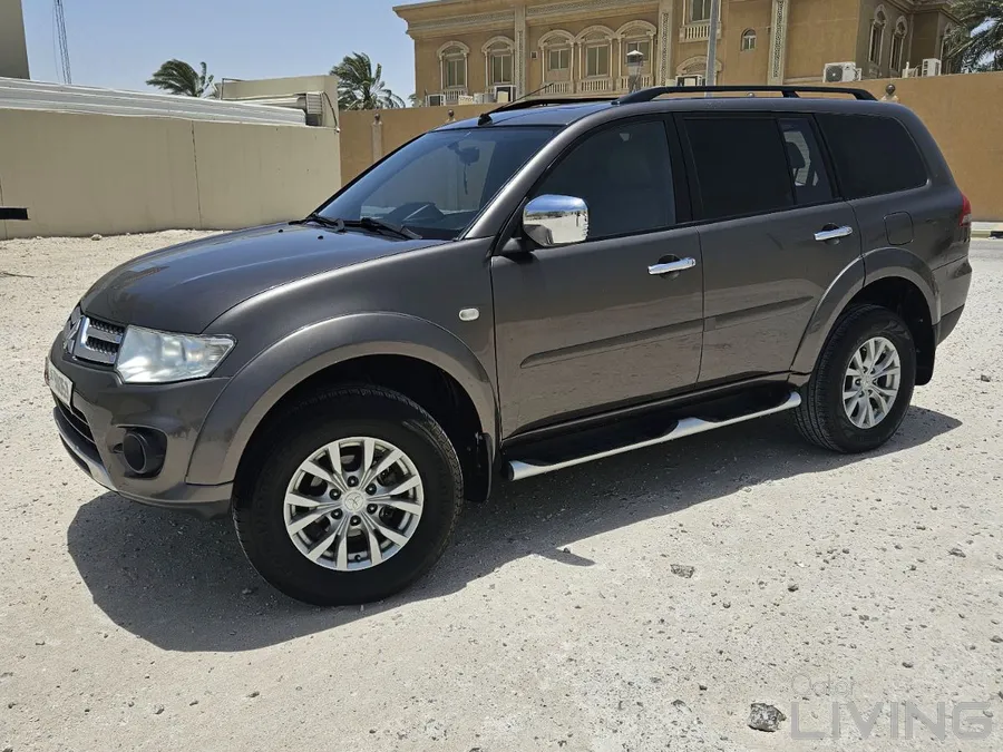 PAJERO SPORT 2014 FULL OPTION