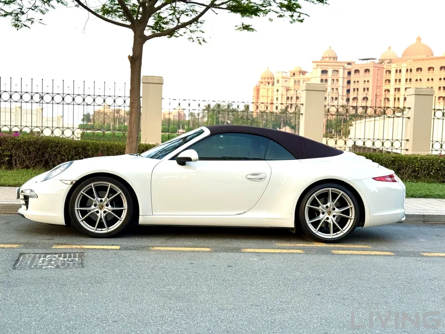 Porsche Carrera 911 under warranty