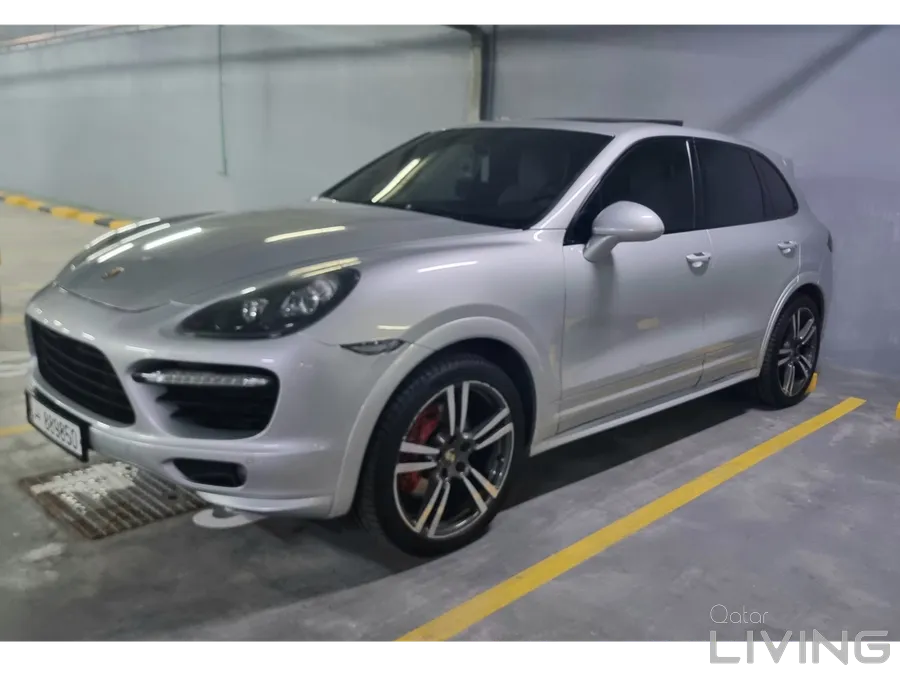 Porsche cayenne gts 2013