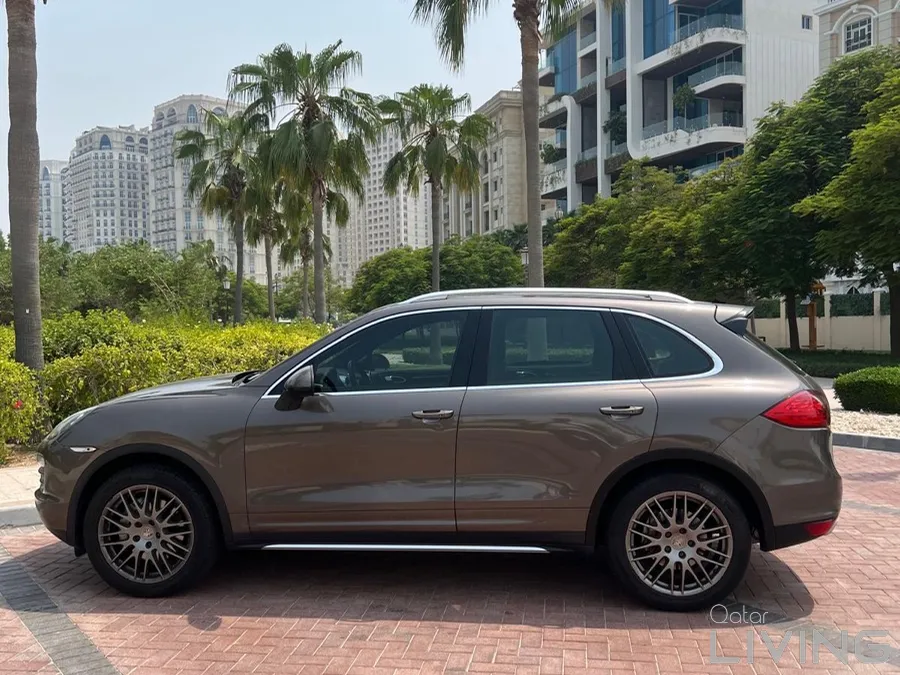 Porsche Cayenne S Brown 2011