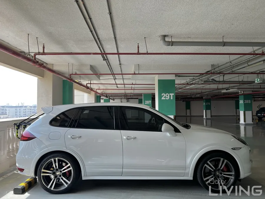 Porsche cayenne turbo low mileage