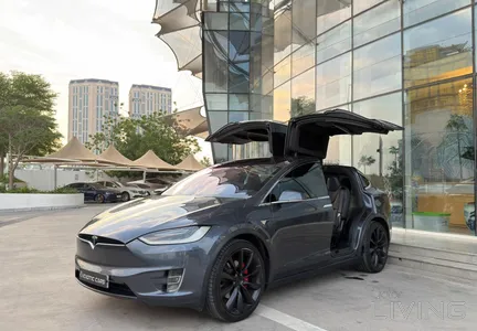 Tesla X  2018