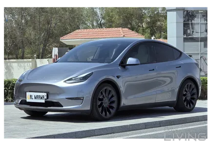 Tesla Y  2024