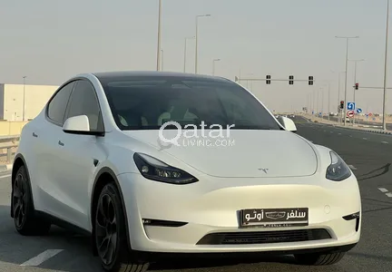 Tesla Y  2024