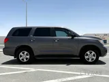 Totyota Sequoia 2016