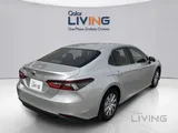 Toyota Camry Hybrid LE 2022