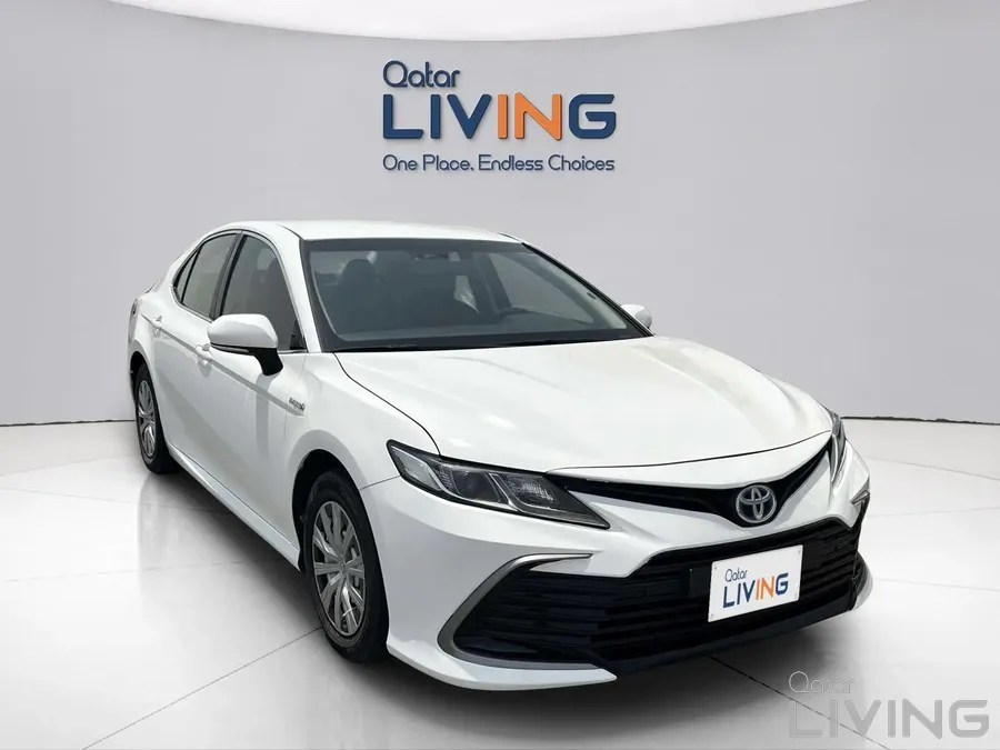 Toyota Camry Hybrid LE 2022