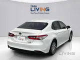 Toyota Camry Hybrid LE 2022