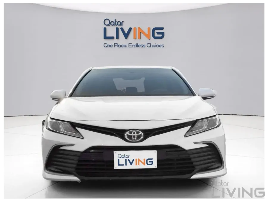 Toyota Camry LE Hybrid 2021