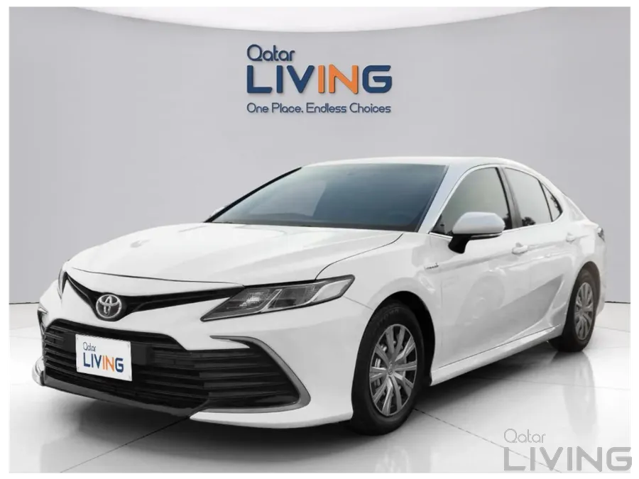 Toyota Camry LE Hybrid 2021