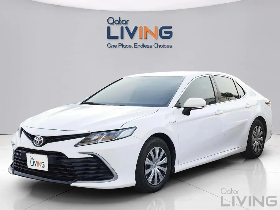 Toyota Camry LE Hybrid 2021