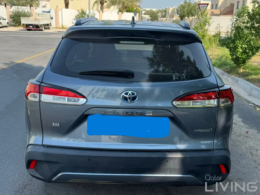 TOYOTA COROLLA CROSS 2021 HYBRID IN EXCELLENT CONDITION