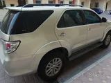 Toyota , fortuner 2012.  6 cylinder