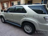 Toyota , fortuner 2012.  6 cylinder