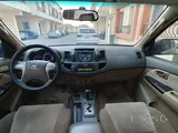 Toyota , fortuner 2012.  6 cylinder