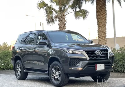 Toyota Fortuner SR5 2024