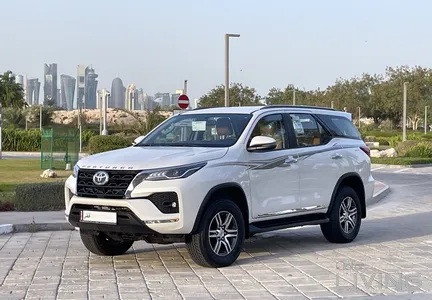 Toyota Fortuner SR5 2025