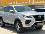 Toyota Fortuner Standard 2022 V4