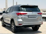 Toyota Fortuner Standard 2022 V4