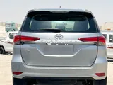 Toyota Fortuner Standard 2022 V4