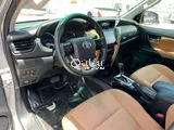 Toyota Fortuner Standard 2022 V4