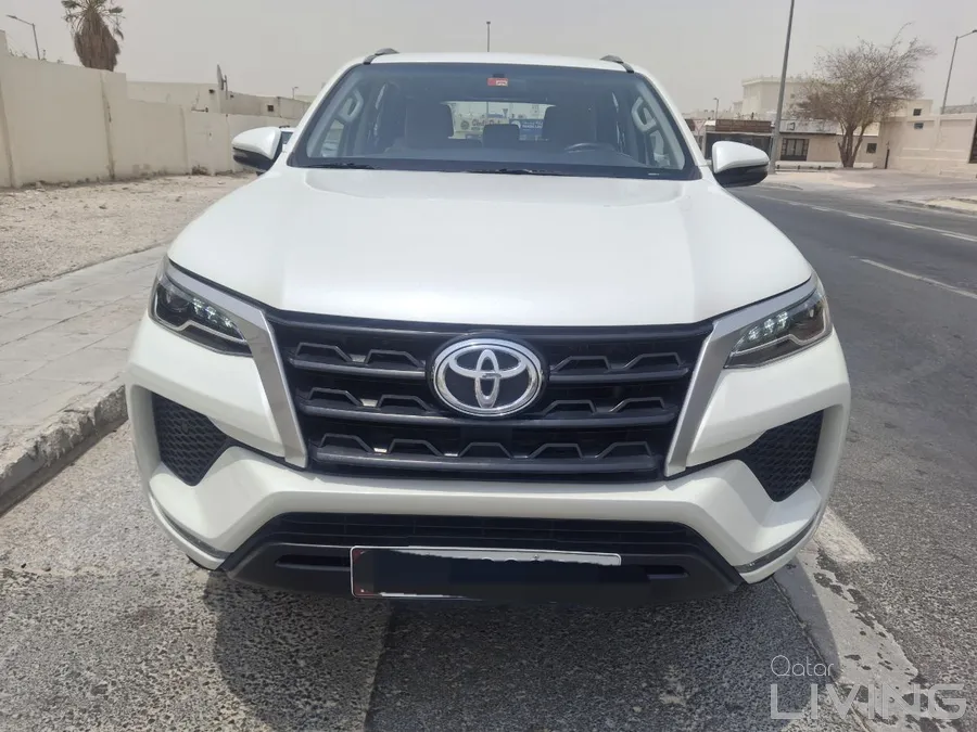 TOYOTA FORTUNER standard 2022 KM 71