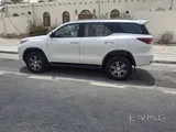 TOYOTA FORTUNER standard 2022 KM 71