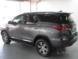 Toyota Fortuner Standard 2023 V6