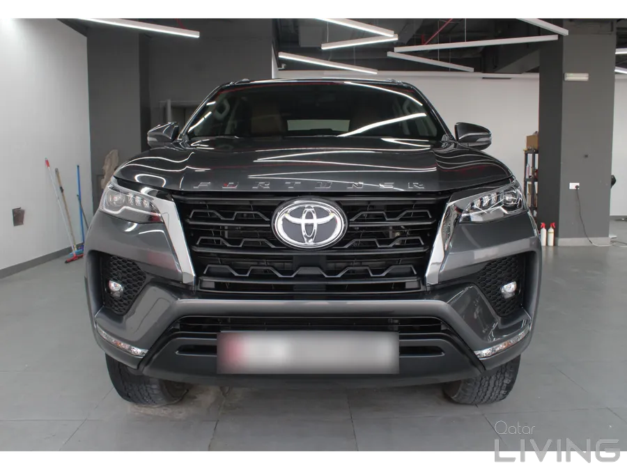 Toyota Fortuner Standard 2023 V6