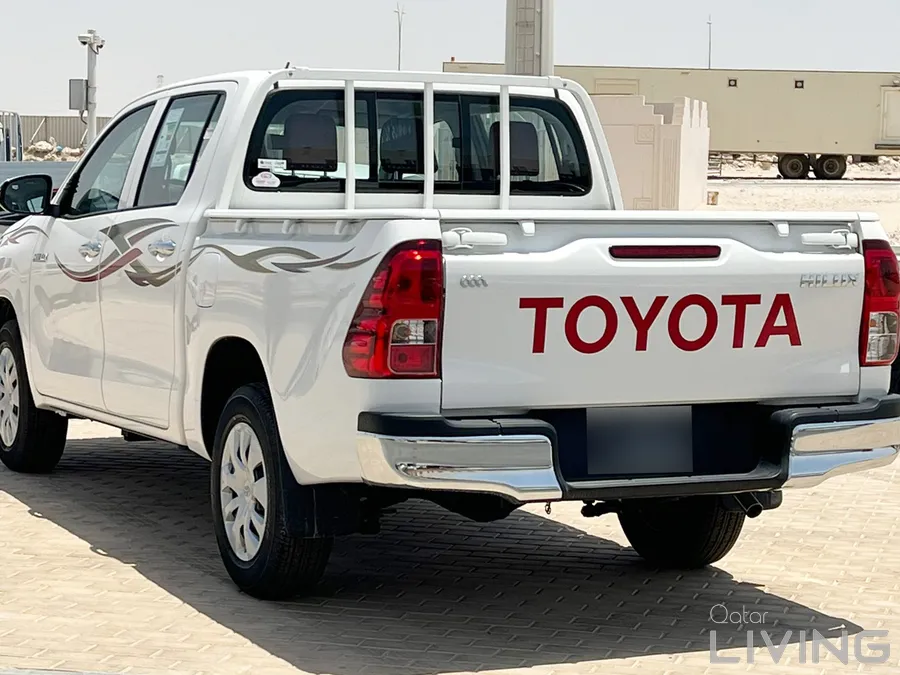 Toyota Hilux SR5 2025