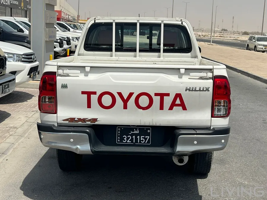 Toyota Hilux Standard 2020