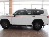 Toyota Land Cruiser GR Sport Twin Turbo V6 2025