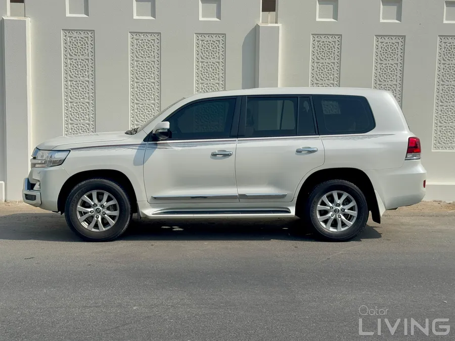 TOYOTA LAND CRUISER GX8 V8